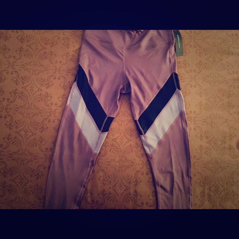 New BCBG mauve leggings with cool stripe details